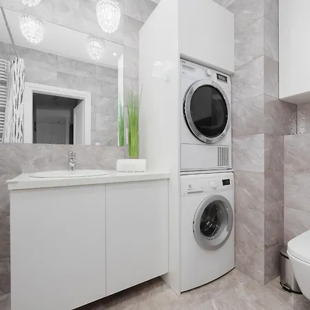 Daire Cozy For 8 People With Air Conditioning And 2 Parking Spaces By Renters Varşova