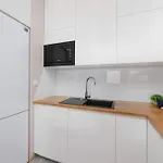 Cozy For 8 People With Air Conditioning And 2 Parking Spaces By Renters 아파트 바르샤바
