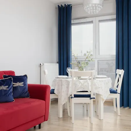 Cozy For 8 People With Air Conditioning And 2 Parking Spaces By Renters Warszawa